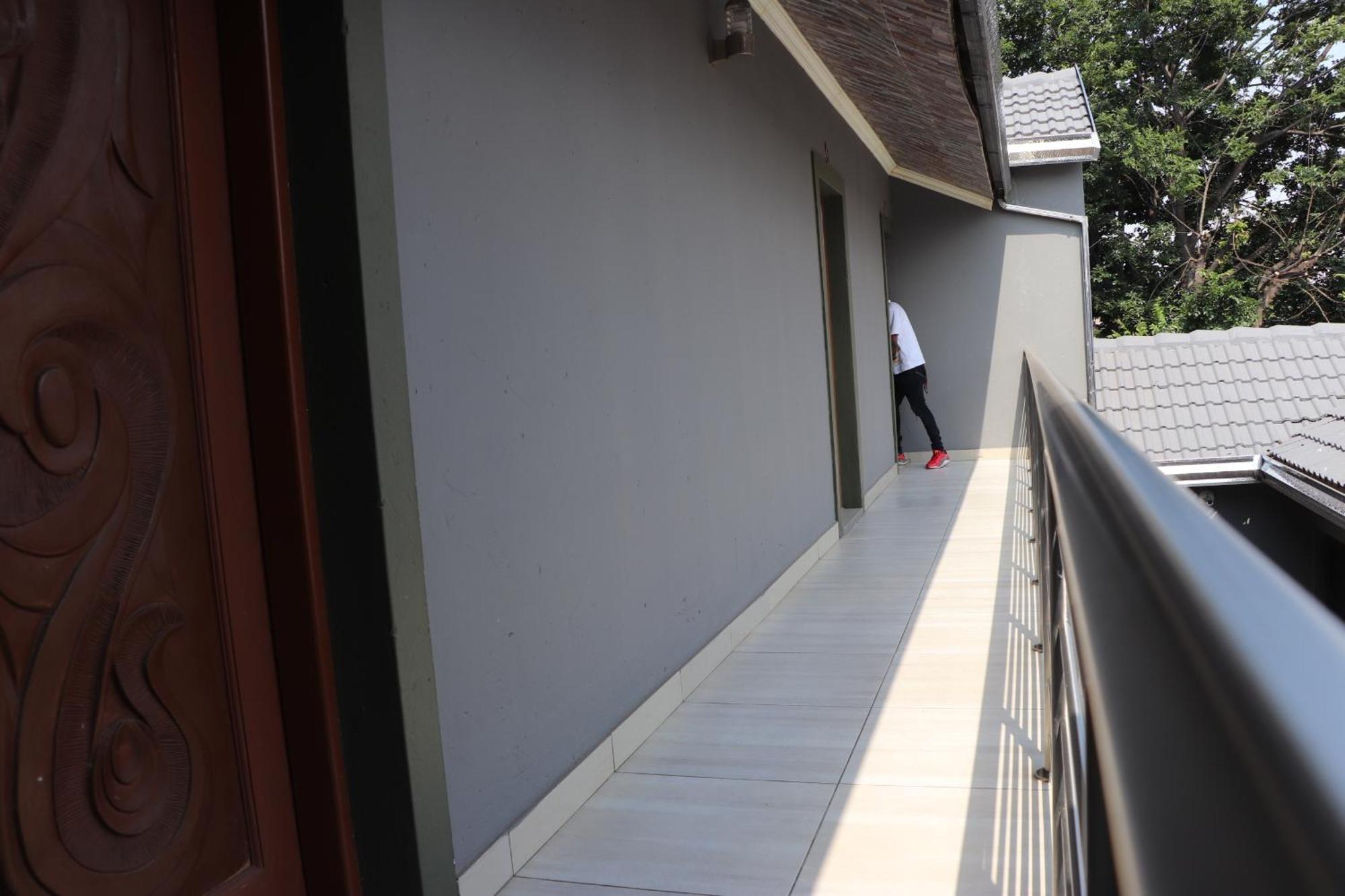 Wise Bird Guest House Roodepoort Extérieur photo