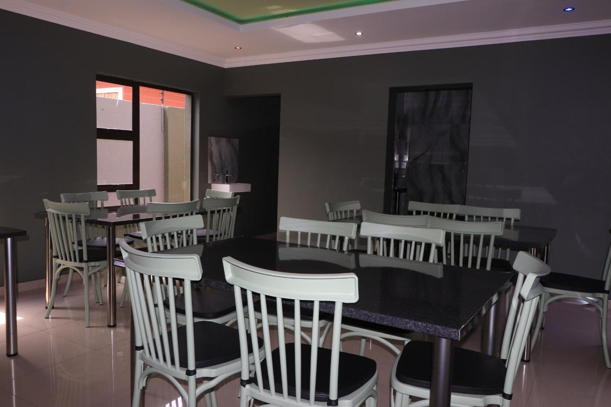 Wise Bird Guest House Roodepoort Extérieur photo