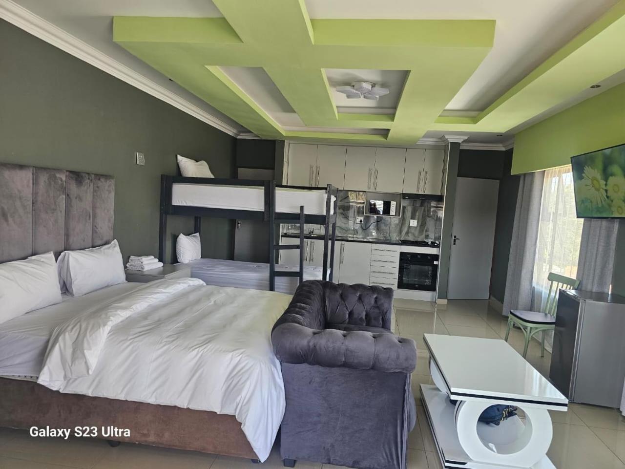 Wise Bird Guest House Roodepoort Extérieur photo